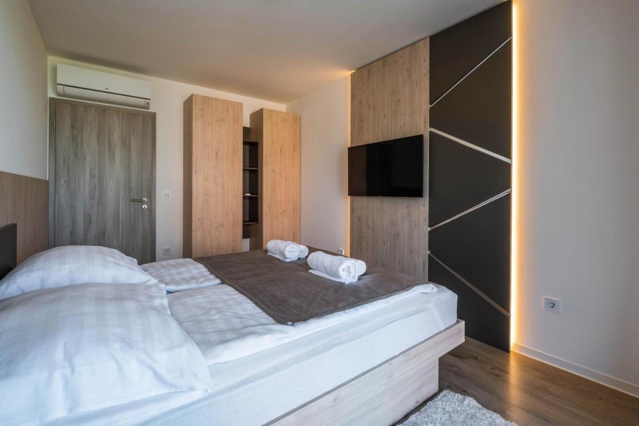 Myflat Coral Beach Apartment Siofok Bagian luar foto