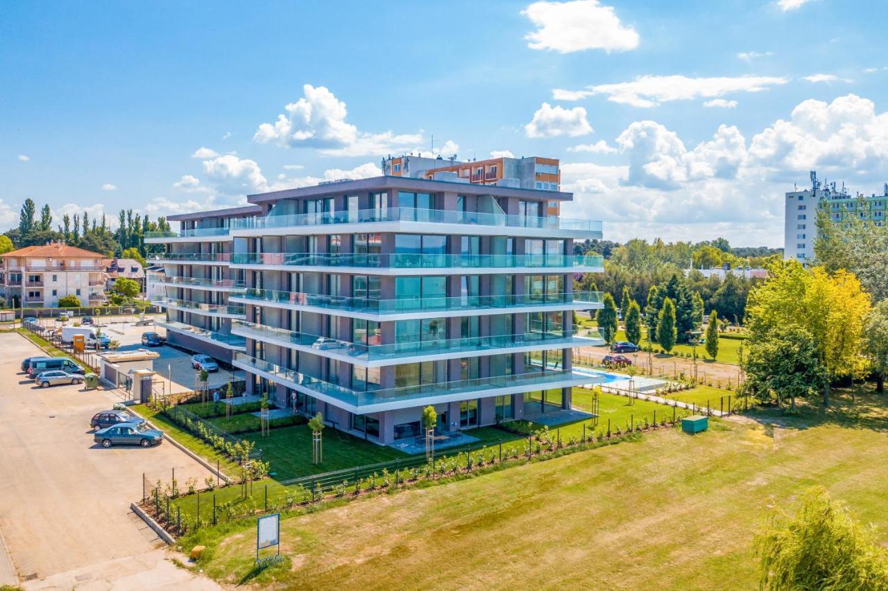 Myflat Coral Beach Apartment Siofok Bagian luar foto