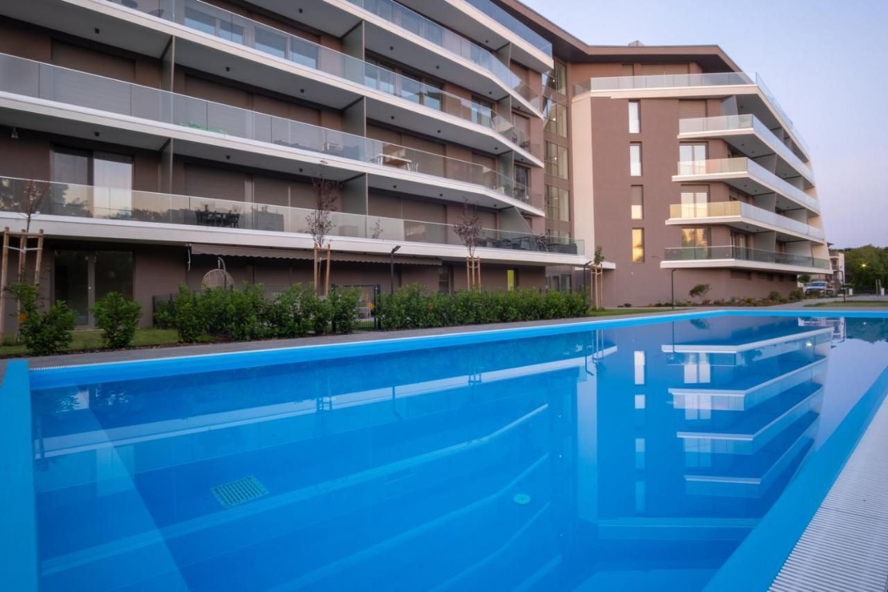 Myflat Coral Beach Apartment Siofok Bagian luar foto
