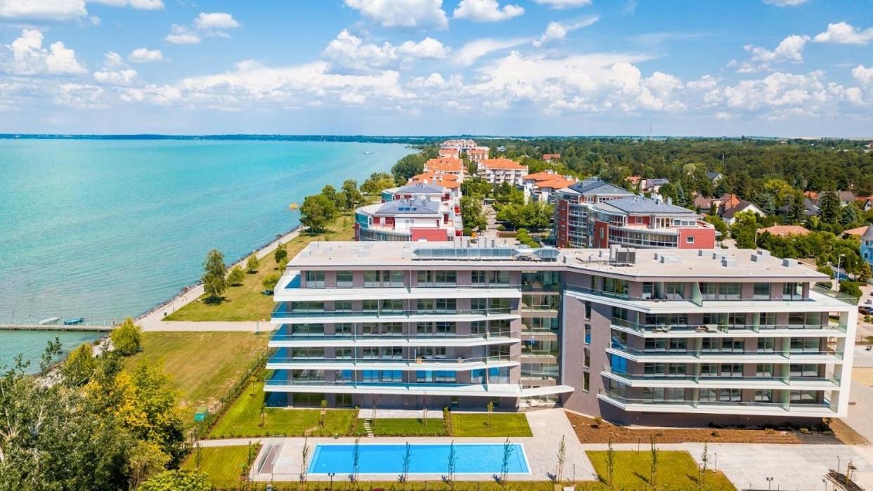 Myflat Coral Beach Apartment Siofok Bagian luar foto