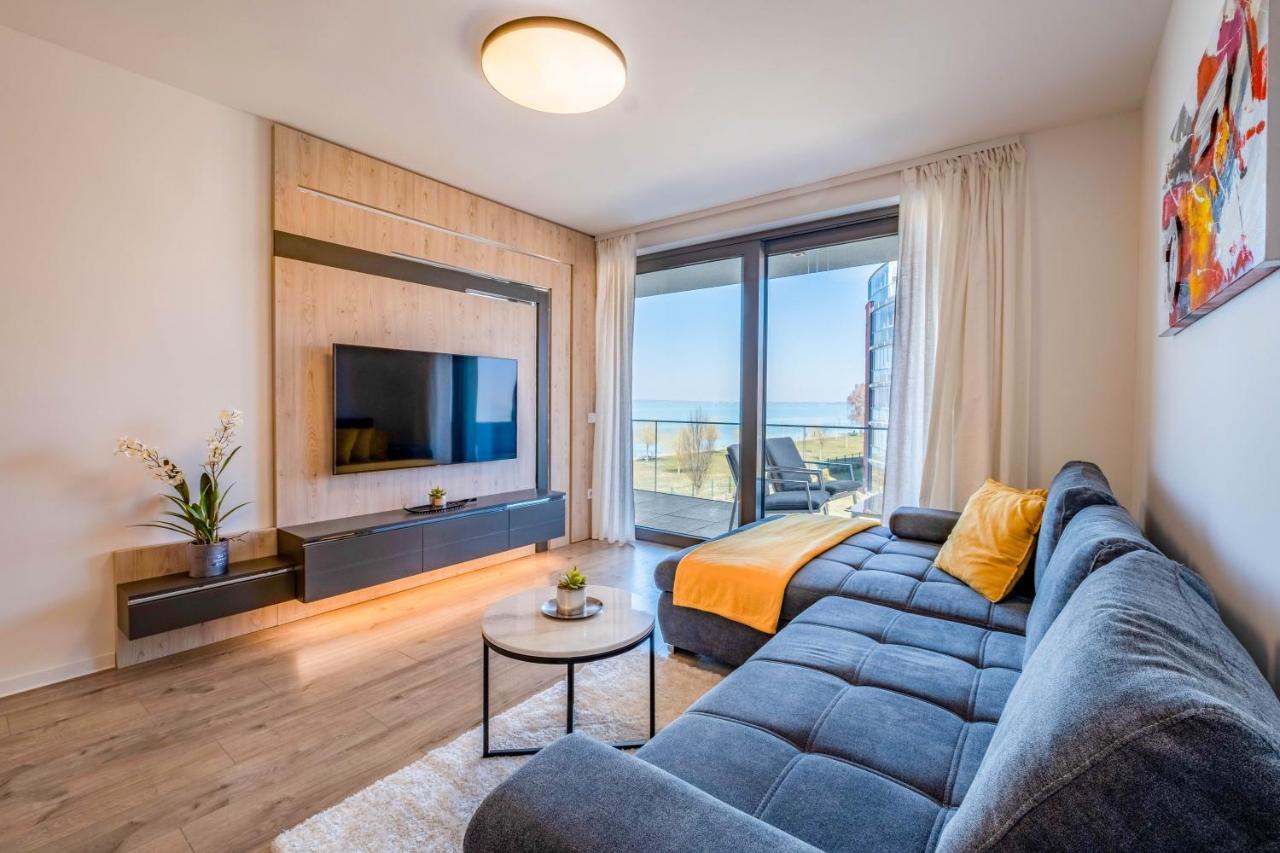 Myflat Coral Beach Apartment Siofok Bagian luar foto